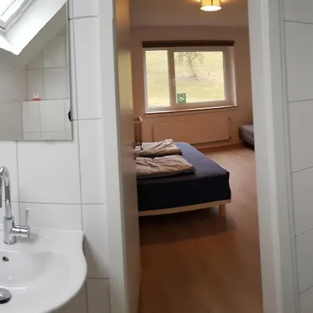 Alte Schule Deifeld 10-12 Personen - Schieferhaus Feriehus