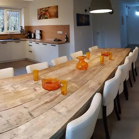 Alte Schule Deifeld 10-12 Personen - Schieferhaus Feriehus
