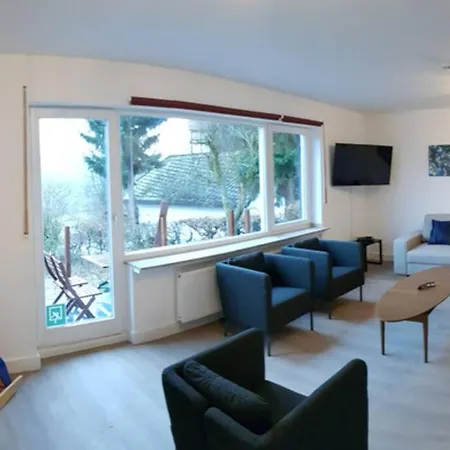 Feriehus Alte Schule Deifeld 10-12 Personen - Schieferhaus *