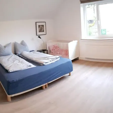 Holiday home Alte Schule Deifeld 10-12 Personen - Schieferhaus