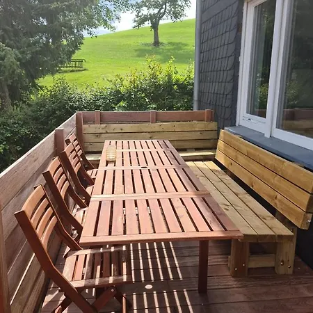 Feriehus Alte Schule Deifeld 10-12 Personen - Schieferhaus *